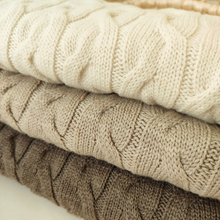 Carica l'immagine nel visualizzatore di Gallery, COPERTA IN LANA MERINO 100% - TRAMA TRECCIA - CHOCOLATE DREAM