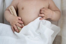 Carica l'immagine nel visualizzatore di Gallery, SET LENZUOLA CULLA E CARROZZINA - MUSSOLA BIO - BIANCO LATTE