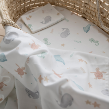 Carica l'immagine nel visualizzatore di Gallery, SET LENZUOLA CULLA E CARROZZINA - MARE DI COCCOLE
