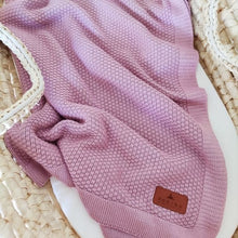 Carica l'immagine nel visualizzatore di Gallery, COPERTA A MAGLIA IN BAMBOO 100% - 80x100