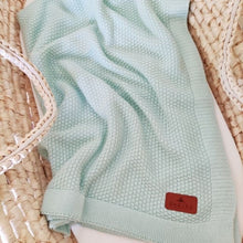 Carica l'immagine nel visualizzatore di Gallery, COPERTA A MAGLIA IN BAMBOO 100% - 80x100