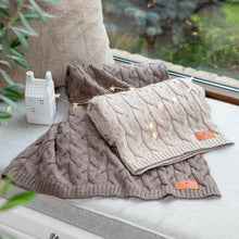 Carica l'immagine nel visualizzatore di Gallery, COPERTA IN LANA MERINO 100% - TRAMA TRECCIA - CHOCOLATE DREAM