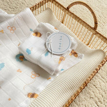 Load image into Gallery viewer, 100% BAMBOO MUSLIN - 75x100 - BEES
