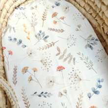 Load image into Gallery viewer, Fitted sheet for cot and pram - 100% cotton - 40x80 - FIELD FLOWERS

